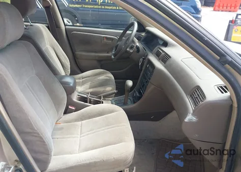 1998 Toyota Camry Xle from USA, damaged, VIN 4T1BG28K7WU855572